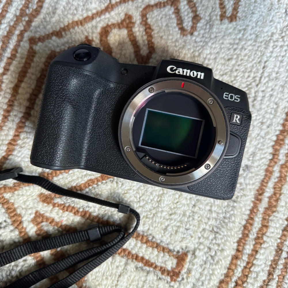 Canon EOS RP mirrorless camera BODY - Picture 4 of 14